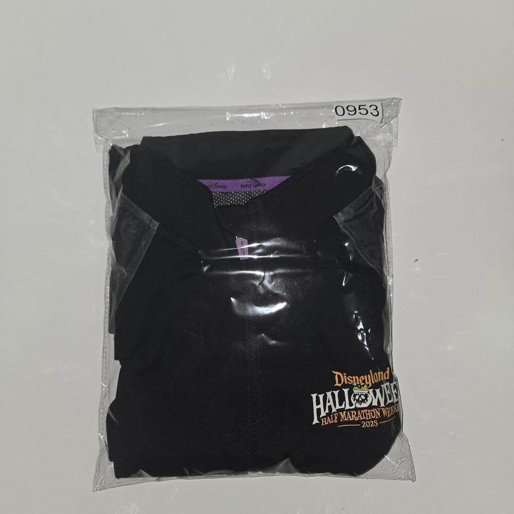 NWT Disney Run Disneyland Halloween Villains Half Marathon Weekend 2025 Jacket M - Picture 16 of 16